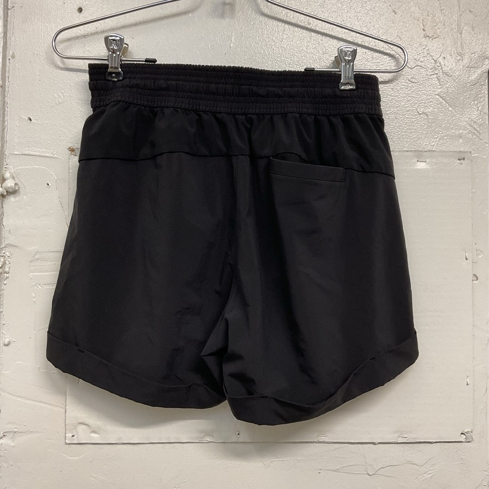 Lululemon Spring Break Away shorts - Picture 3 of 6